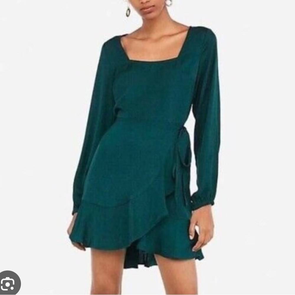 Long sleeve satin green dress